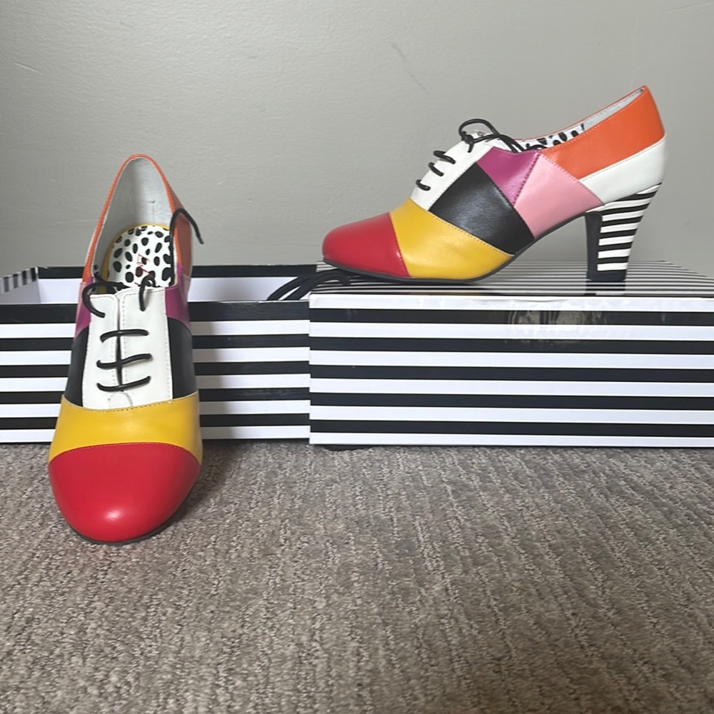 Lola ramona ava rocket 9.5 US 40 UK new